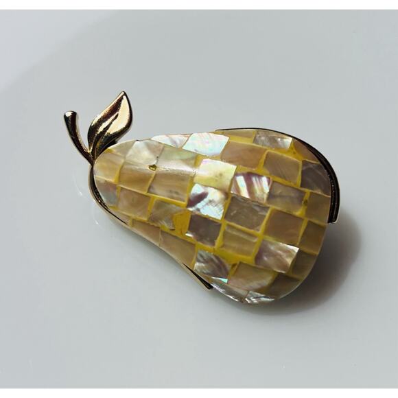 Liz Claiborne Gold Toned Mother Of Pearl Mosaic Pear Brooch 1 7/8 x 1 1/8" #92w - Picture 1 of 5